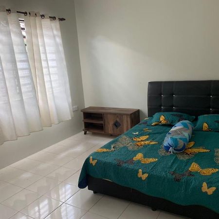 Homestay Maryam Lumut Extérieur photo