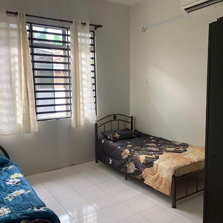 Homestay Maryam Lumut Extérieur photo