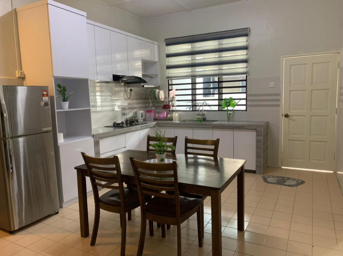 Homestay Maryam Lumut Extérieur photo